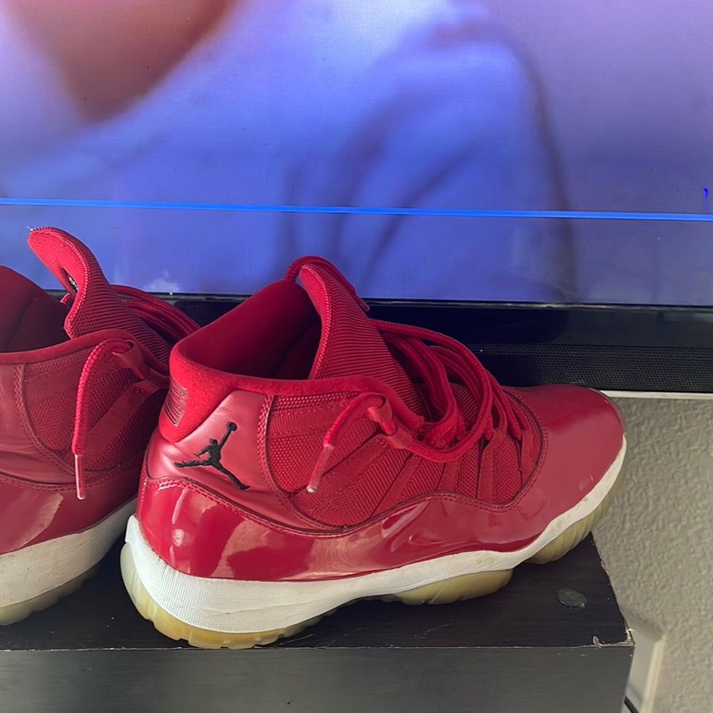Jordan 11 Retros Size: 10 1/2